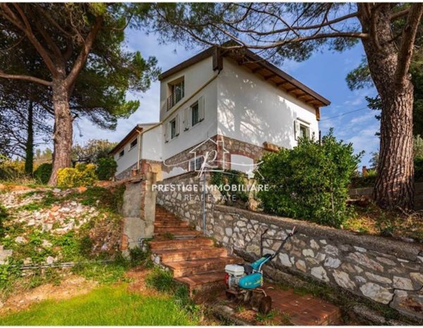 casa indipendente in vendita a Livorno in zona Valle Benedetta