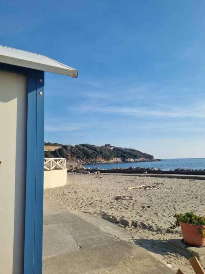 appartamento in vendita a Livorno in zona Quercianella