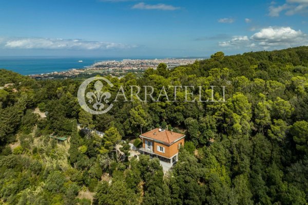 esavano in vendita a Livorno in zona Montenero
