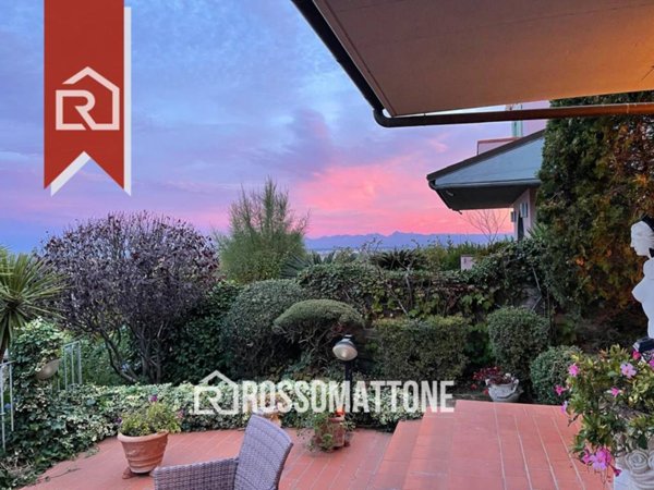 casa indipendente in vendita a Livorno in zona Montenero