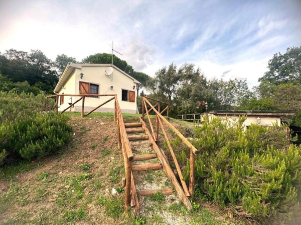 casa indipendente in vendita a Livorno