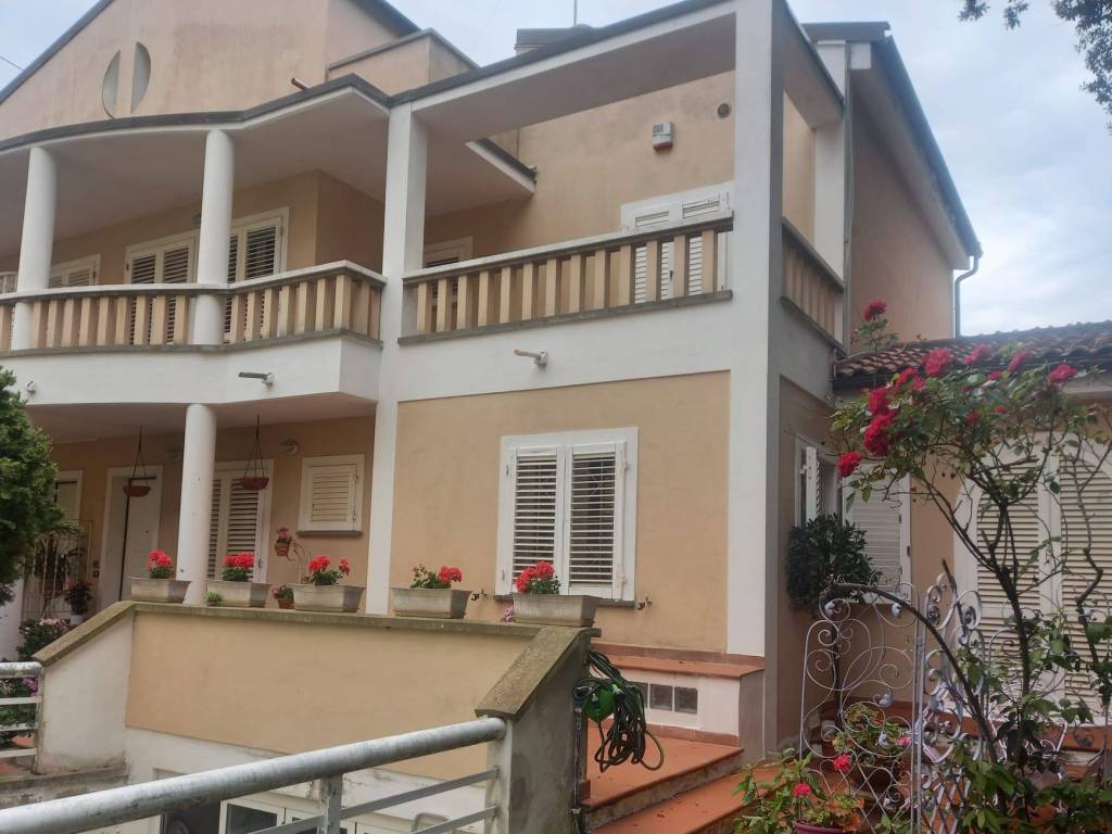 casa indipendente in vendita a Livorno