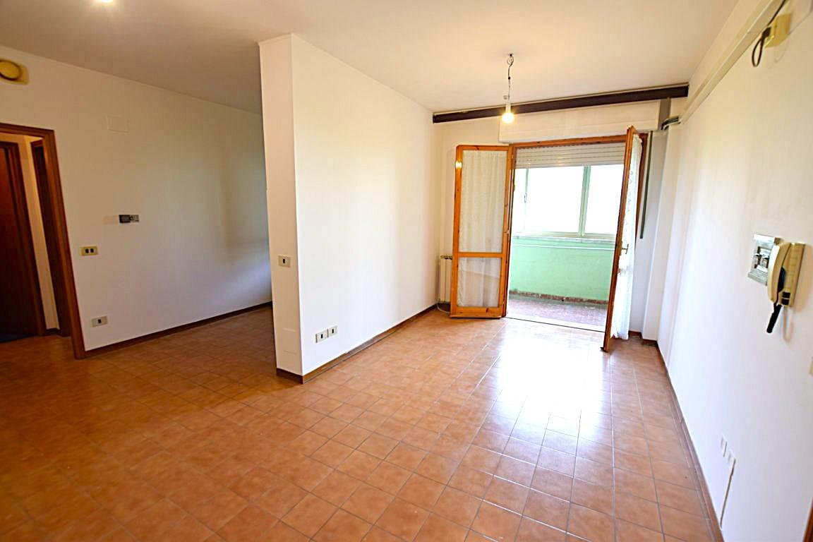 appartamento in vendita a Livorno in zona Limoncino