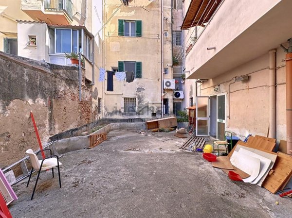 locale di sgombero in vendita a Livorno in zona Centro Città