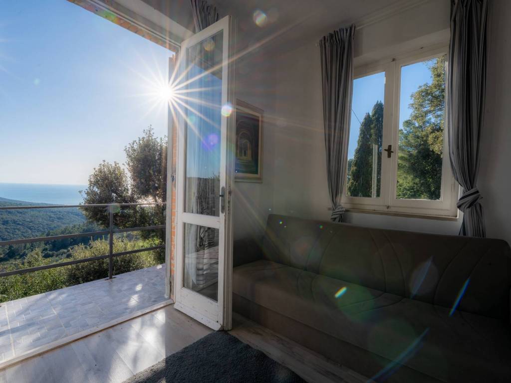 casa indipendente in vendita a Livorno in zona Quercianella