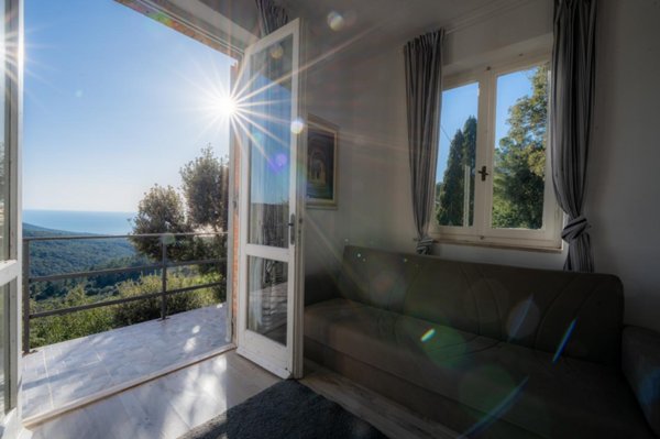 casa indipendente in vendita a Livorno in zona Montenero