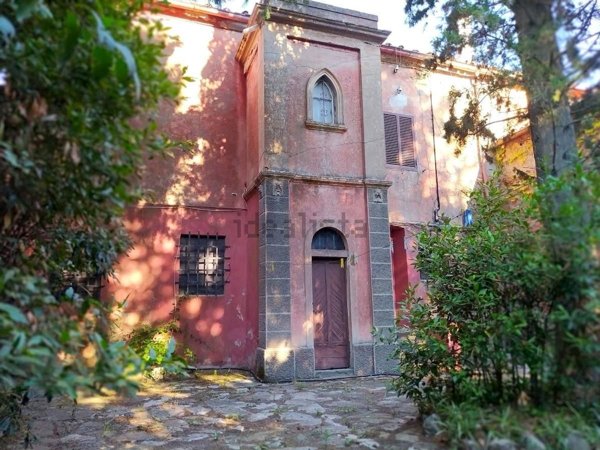 casa indipendente in vendita a Livorno in zona Montenero
