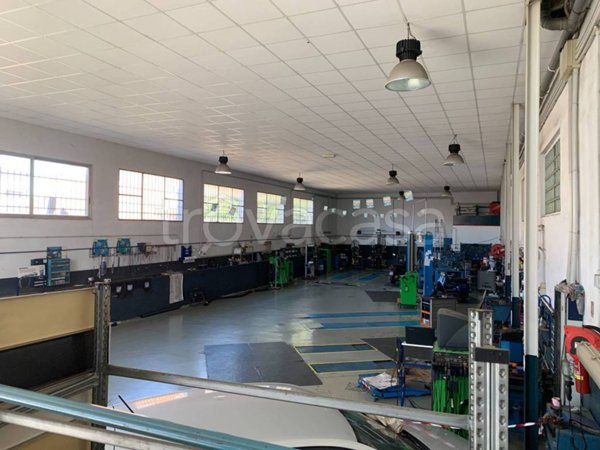 locale commerciale in vendita a Livorno