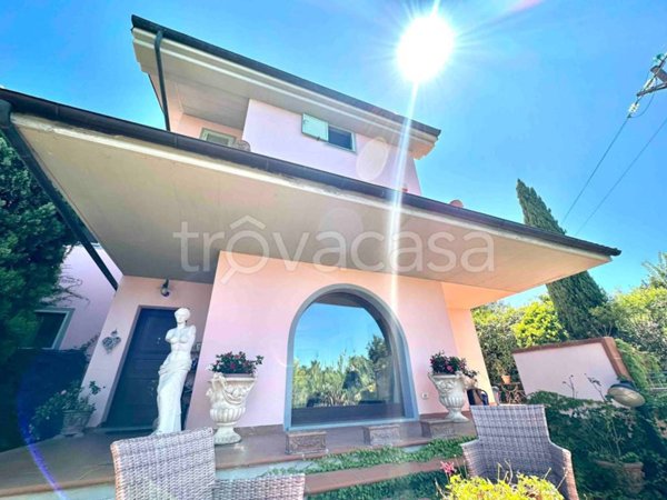casa indipendente in vendita a Livorno in zona Montenero