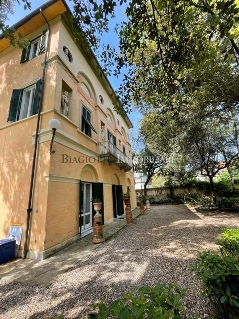 casa indipendente in vendita a Livorno in zona Antignano