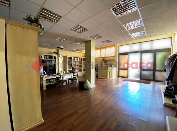 capannone in vendita a Livorno