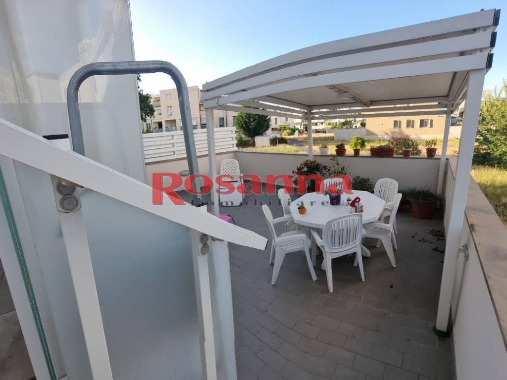 casa indipendente in vendita a Livorno in zona Limoncino