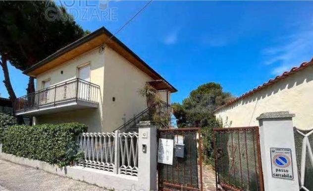 appartamento in vendita a Livorno in zona Antignano