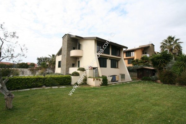 casa indipendente in vendita a Livorno in zona Montenero