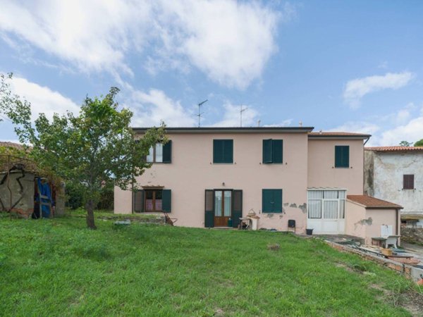 casa indipendente in vendita a Livorno in zona Montenero
