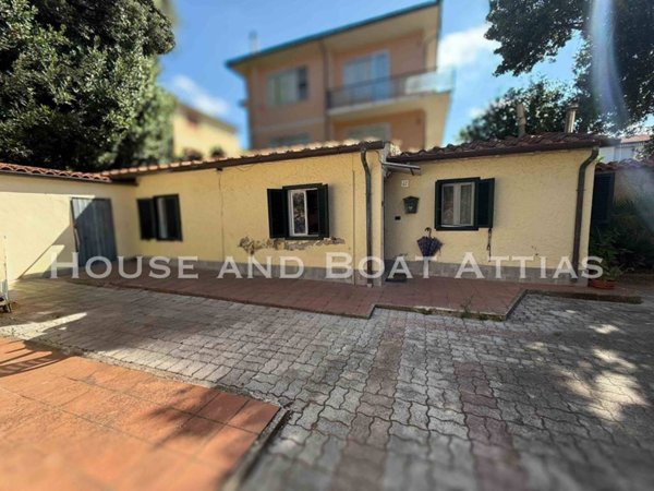 appartamento in vendita a Livorno in zona Montenero