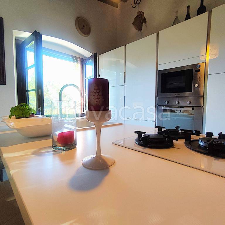 casa indipendente in vendita a Livorno in zona Collinaia