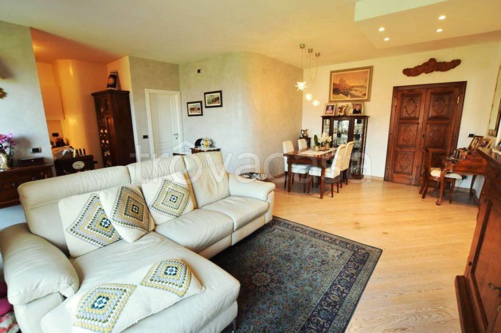 appartamento in vendita a Livorno in zona Montenero