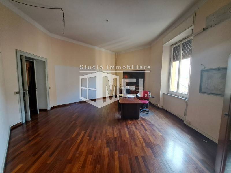 ufficio in vendita a Livorno in zona Centro Città