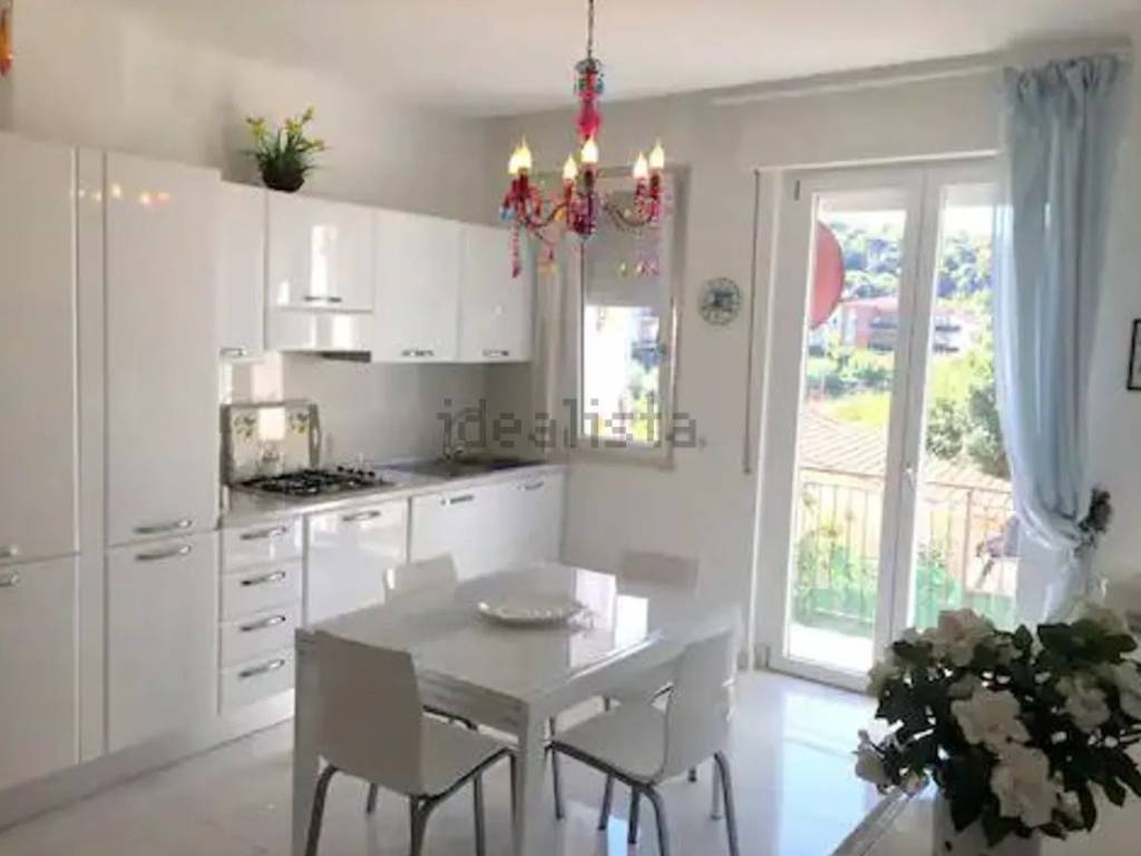 appartamento in vendita a Livorno in zona Montenero