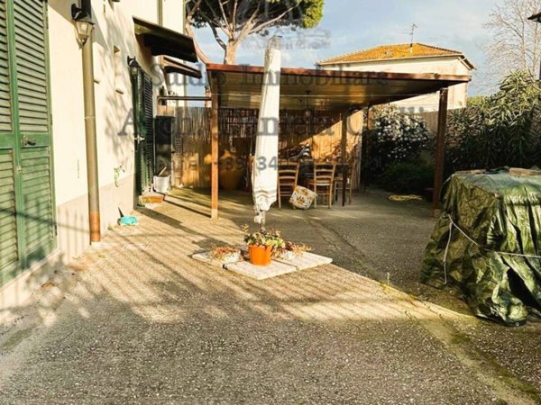 appartamento in vendita a Livorno in zona Montenero