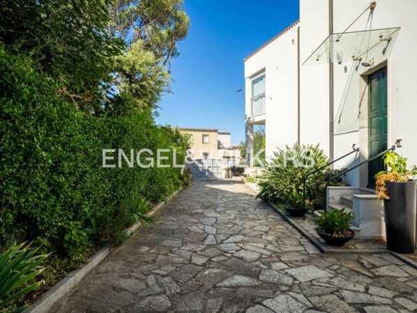 casa indipendente in vendita a Livorno in zona Antignano