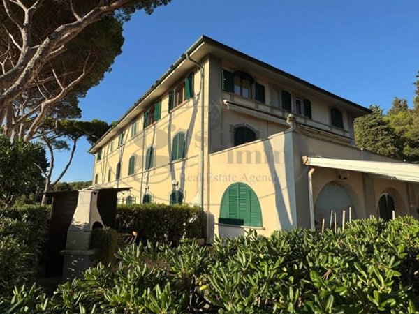 appartamento in vendita a Livorno in zona Montenero