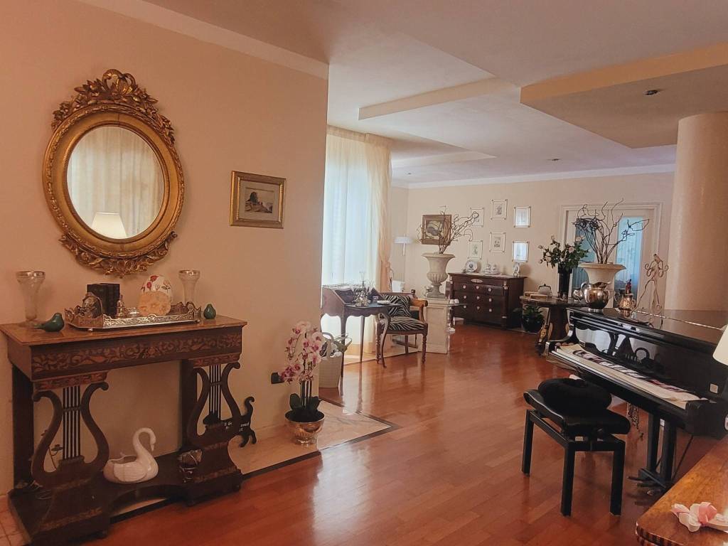 casa indipendente in vendita a Livorno