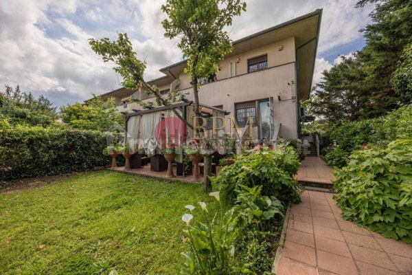 casa indipendente in vendita a Livorno in zona Montenero