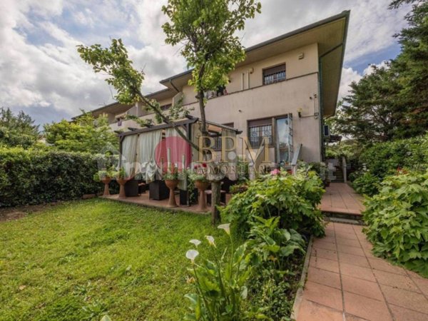 casa indipendente in vendita a Livorno in zona Montenero