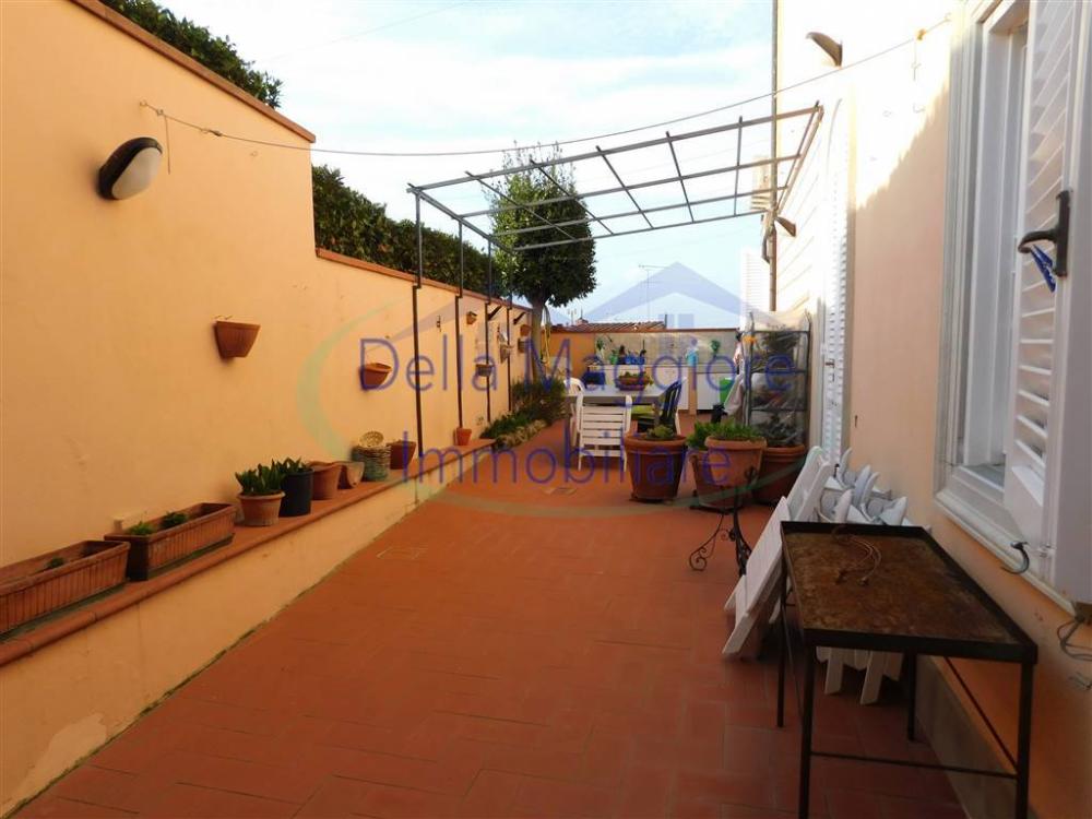 appartamento in vendita a Livorno in zona Montenero