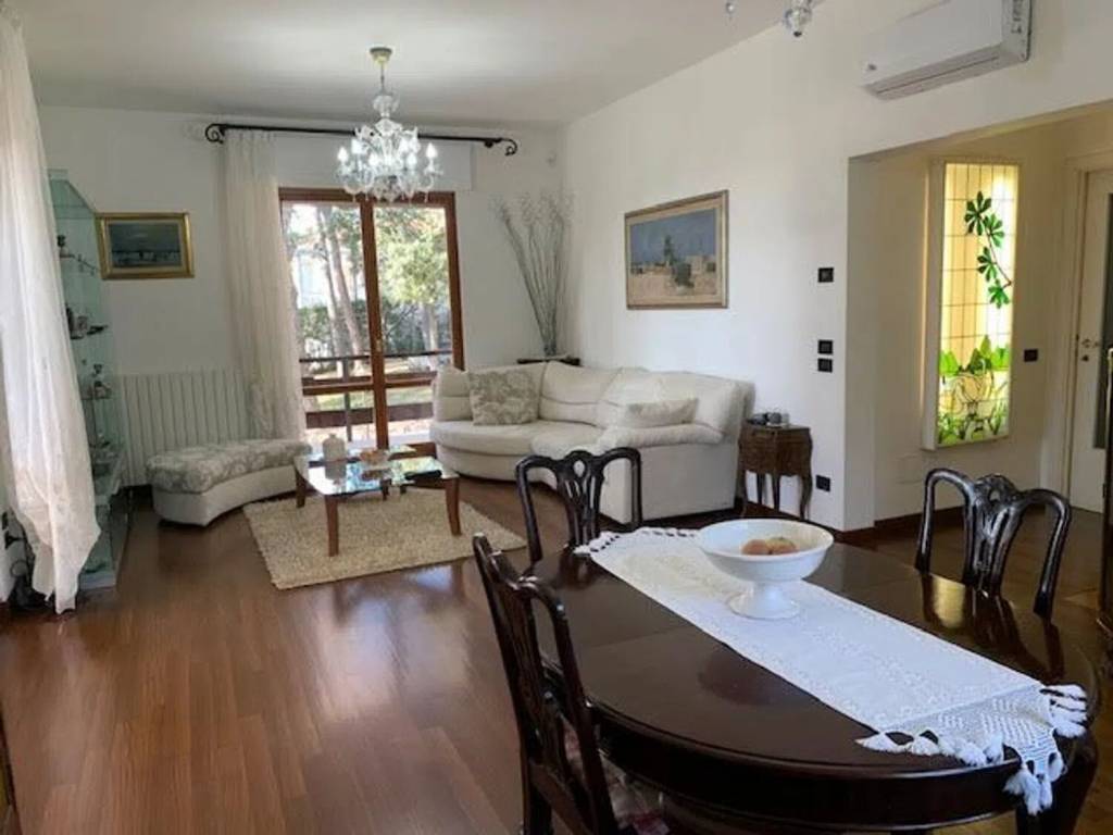 casa indipendente in vendita a Livorno in zona Montenero