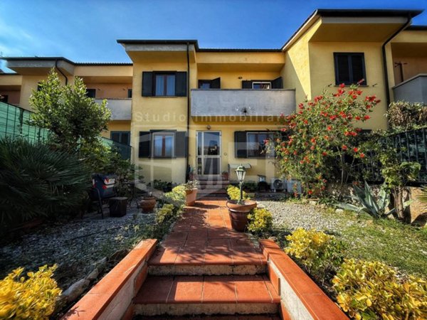 casa indipendente in vendita a Livorno in zona Montenero