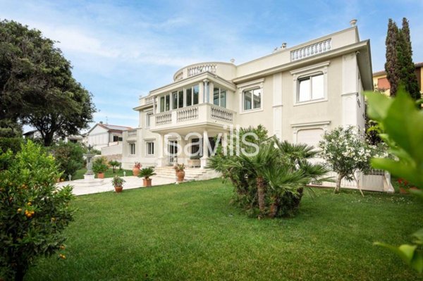 casa indipendente in vendita a Livorno in zona Antignano