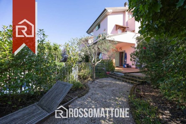 casa indipendente in vendita a Livorno in zona Montenero