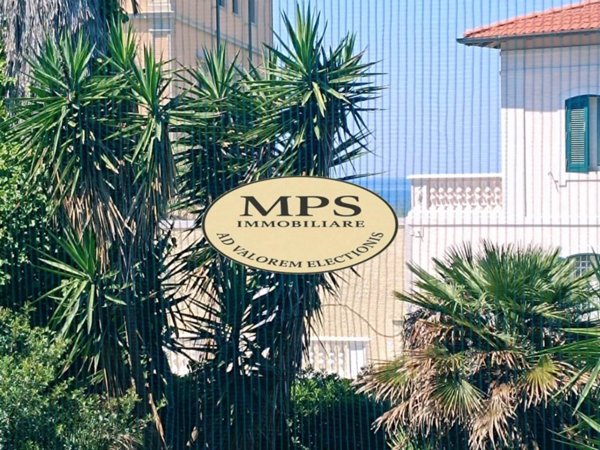 appartamento in vendita a Livorno in zona Antignano