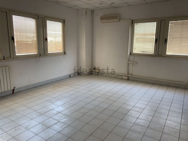 locale di sgombero in vendita a Livorno