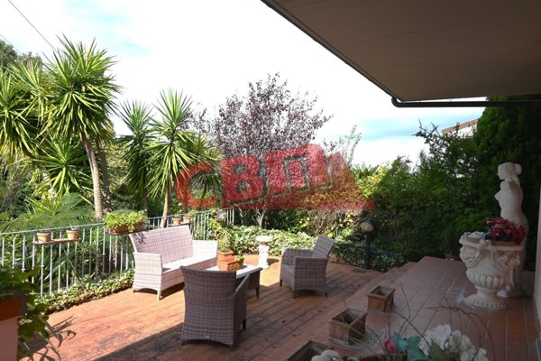 casa indipendente in vendita a Livorno in zona Montenero