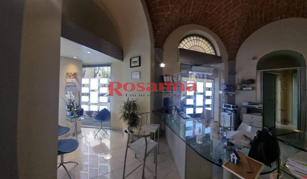 locale commerciale in vendita a Livorno