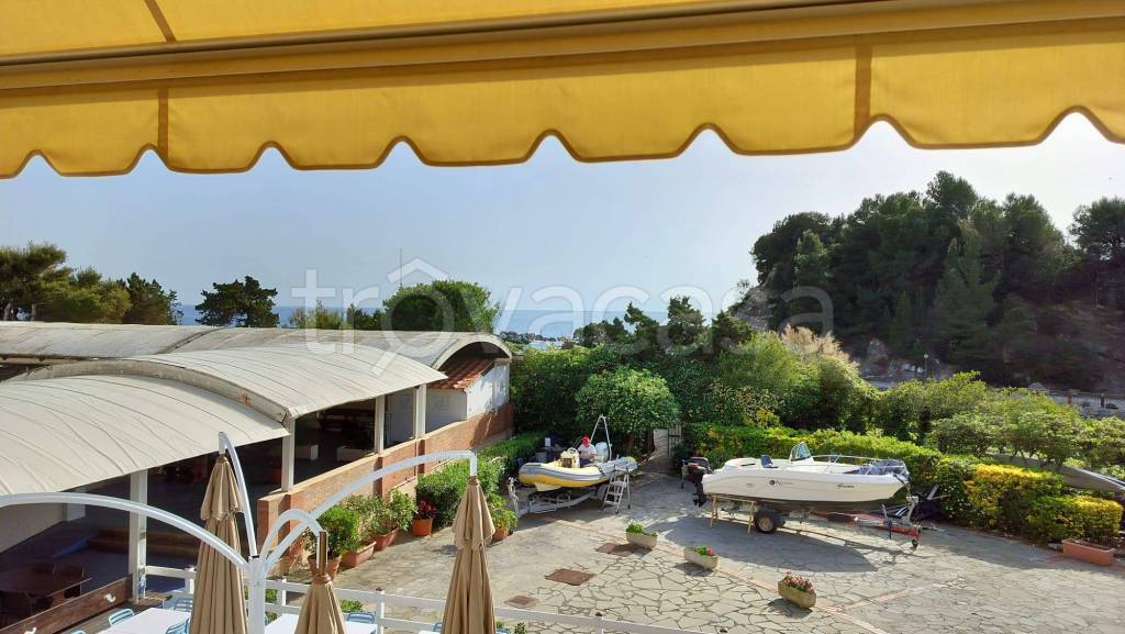 appartamento in vendita a Livorno in zona Quercianella