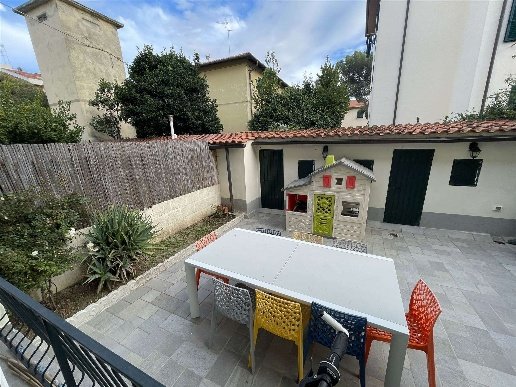 appartamento in vendita a Livorno in zona Montenero