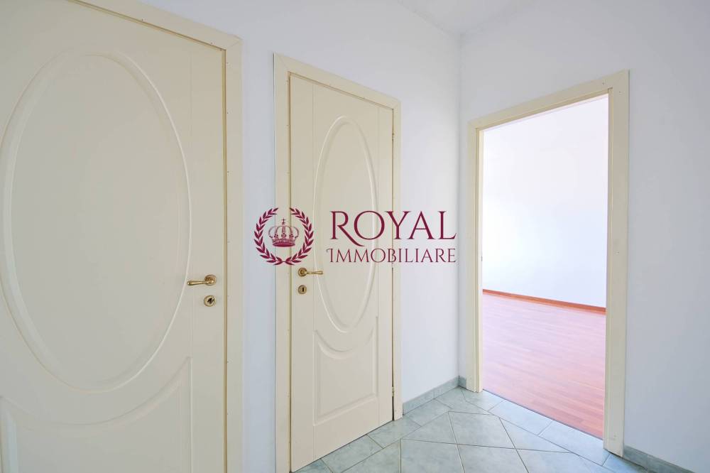 appartamento in vendita a Livorno in zona Antignano