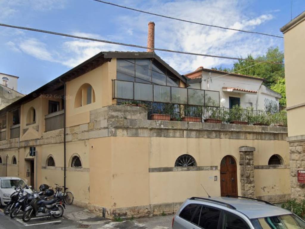 negozio in vendita a Livorno in zona Centro Città