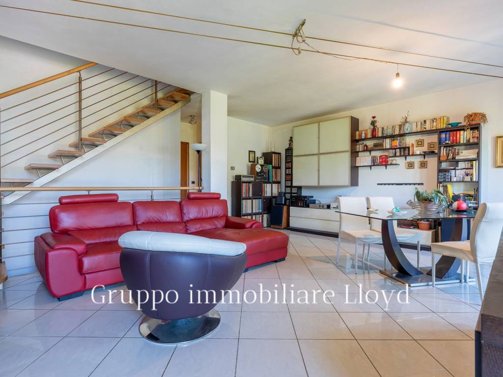 casa indipendente in vendita a Livorno in zona Collinaia