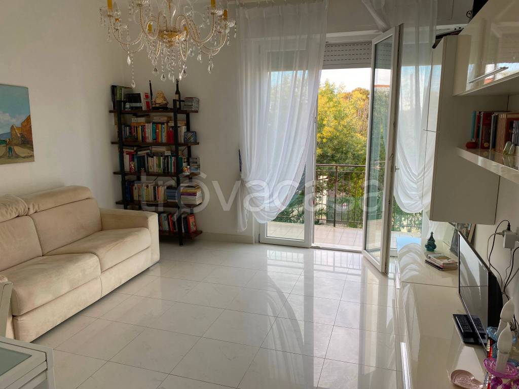 appartamento in vendita a Livorno in zona Antignano