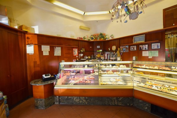 negozio in vendita a Livorno in zona Centro Città