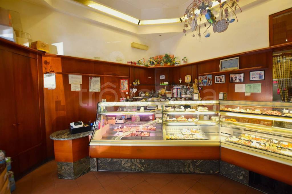 negozio in vendita a Livorno in zona Centro Città