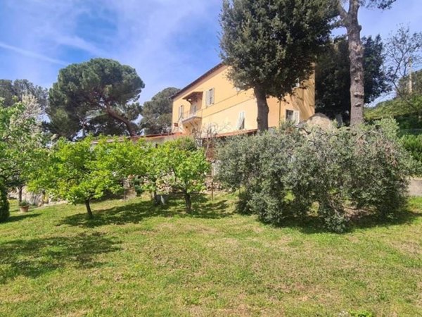 casa indipendente in vendita a Livorno in zona La Leccia