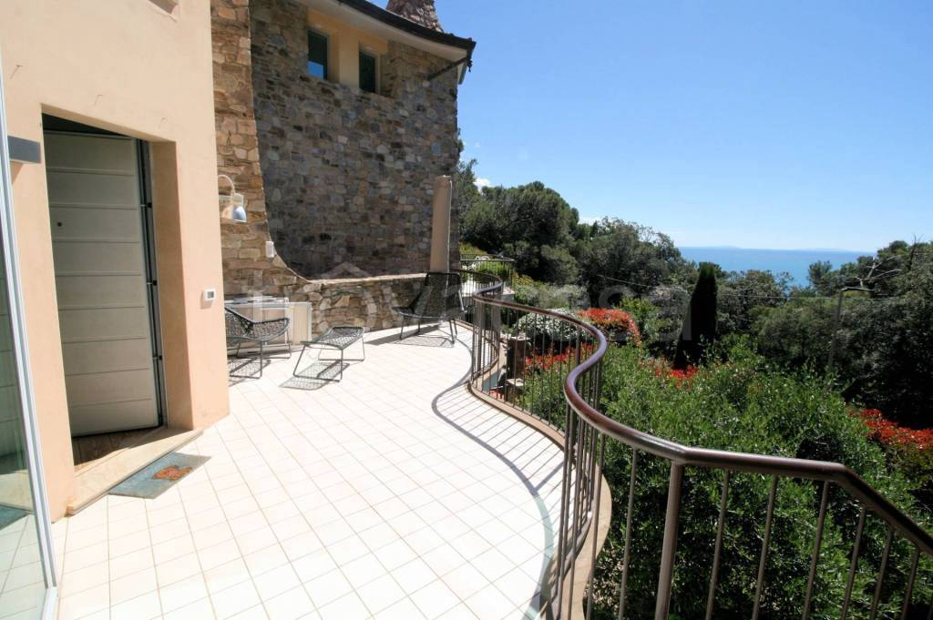 casa indipendente in vendita a Livorno in zona Quercianella