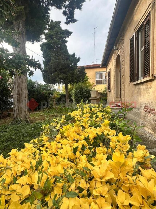 casa indipendente in vendita a Livorno in zona Limoncino